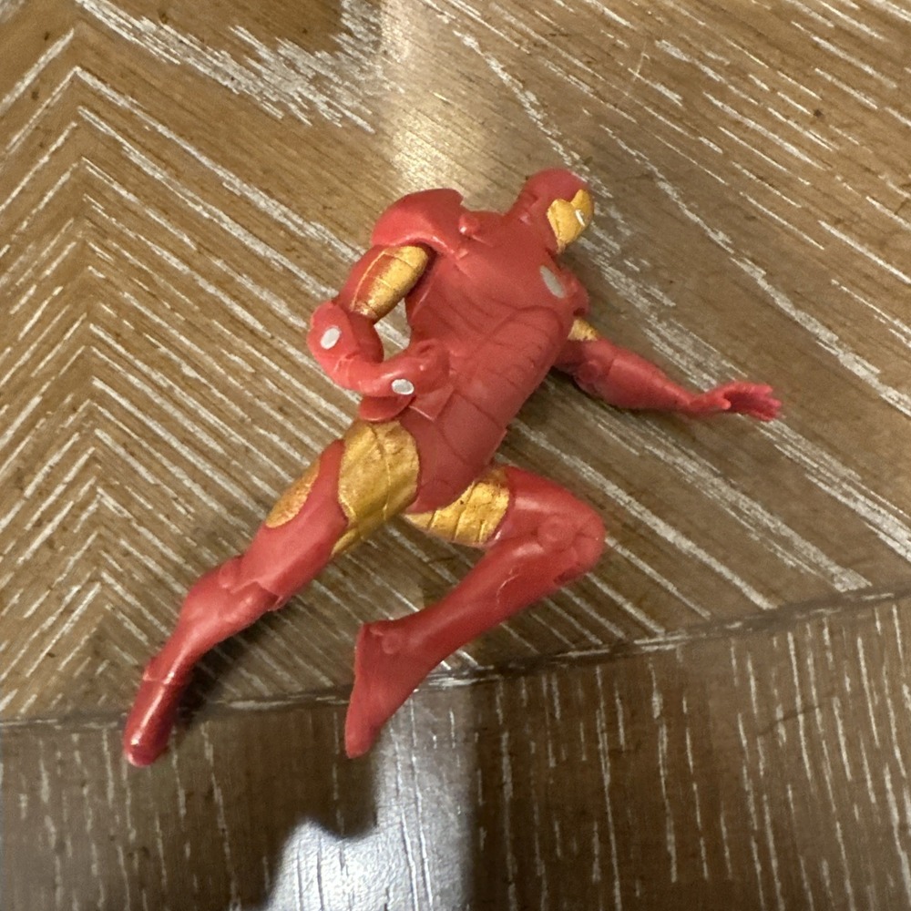 IRON MAN MARVEL 5" ACTION FIGURE‎ RUBBER TOY (PRE-OWNED)